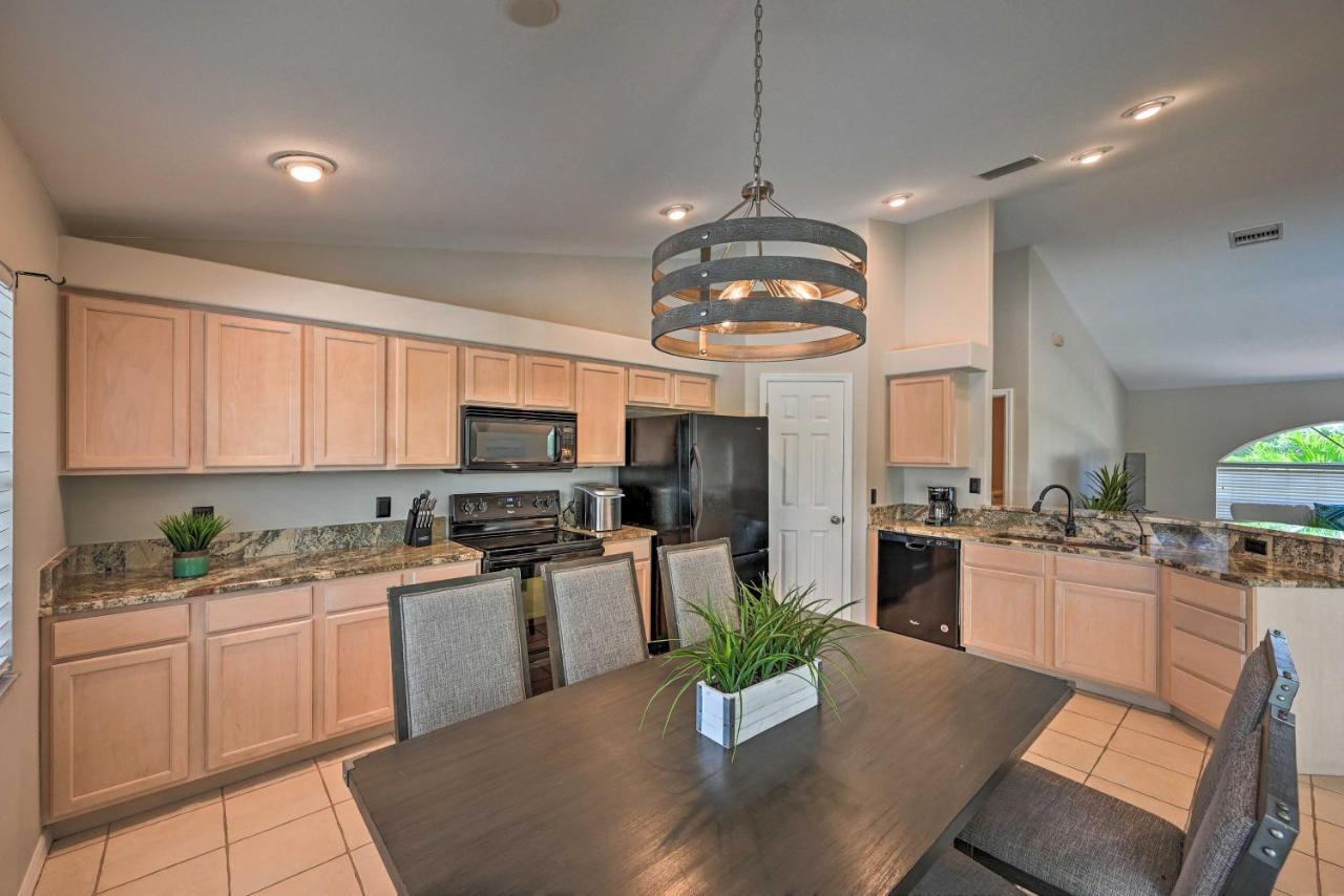 Villa Pet-Friendly Escape With Dock And Kayaks In Cape Coral Extérieur photo